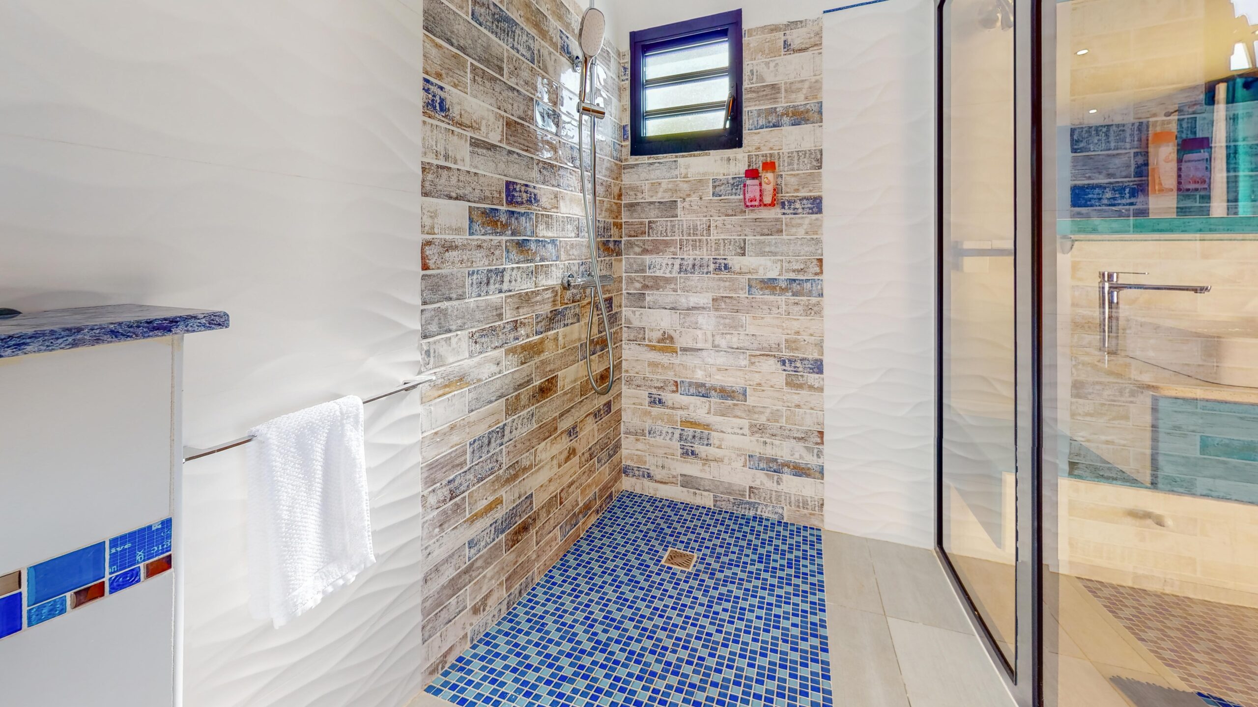 Villa-Reves-Bleus-Bathroom